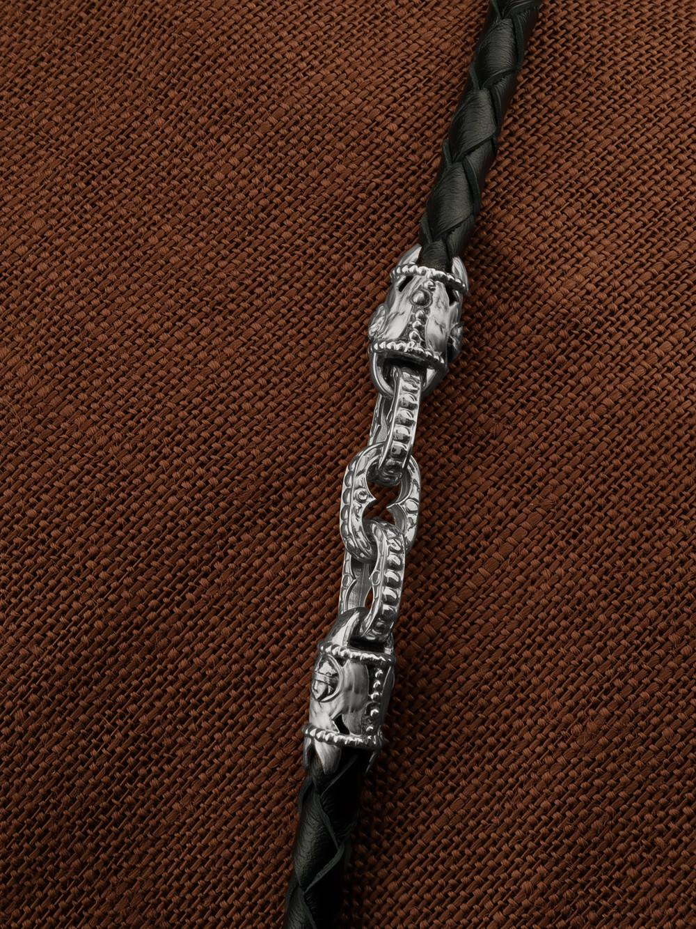 Шнурок кожаный из белого золота c кожаным шнурком