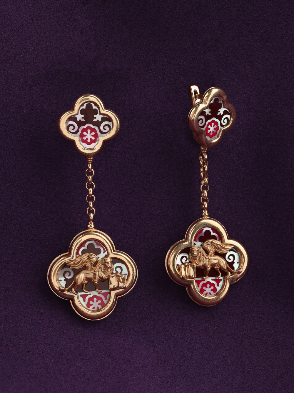 Серьги из золота c эмаль и перламутром