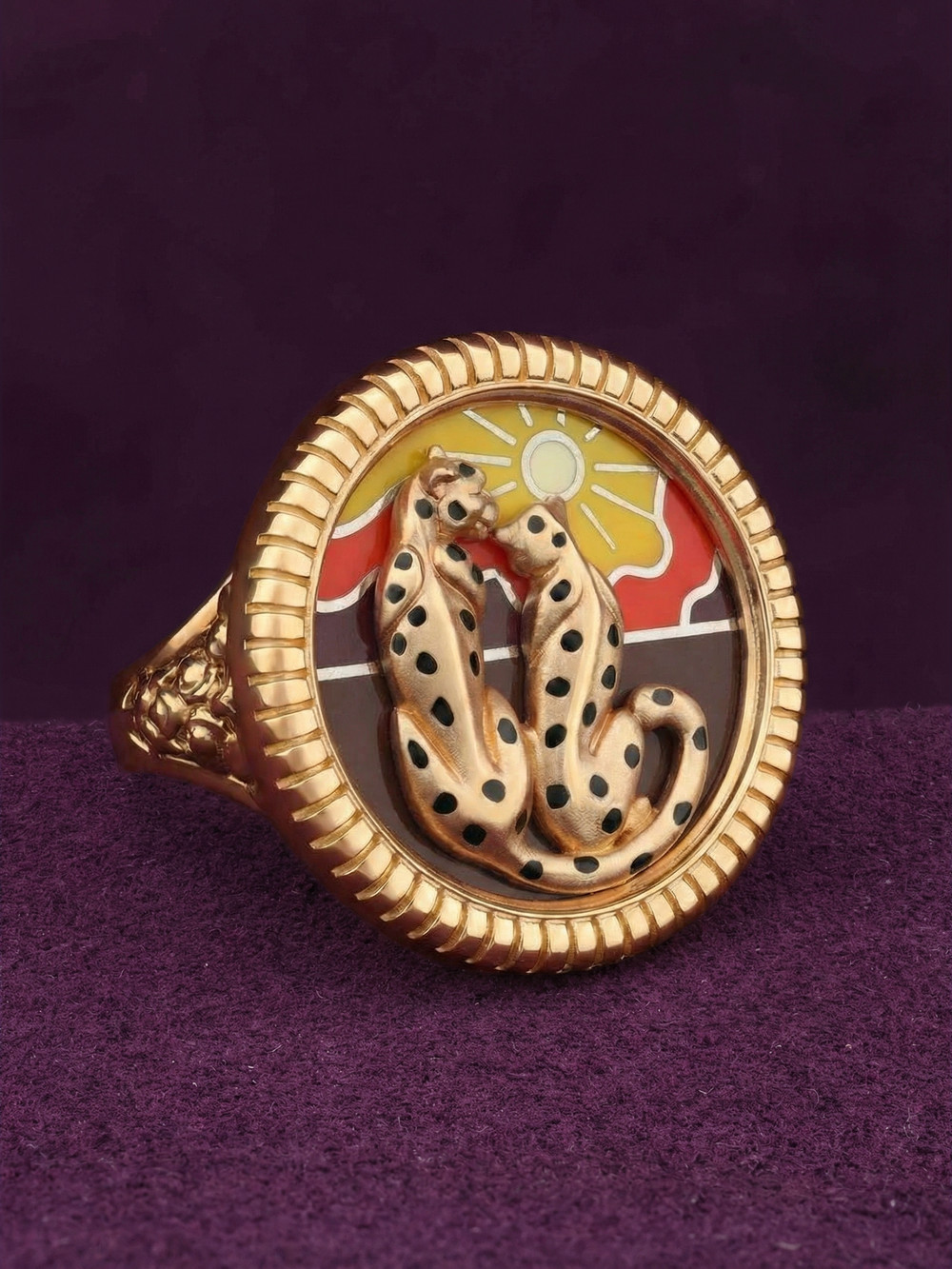 Кольцо из золота c эмаль