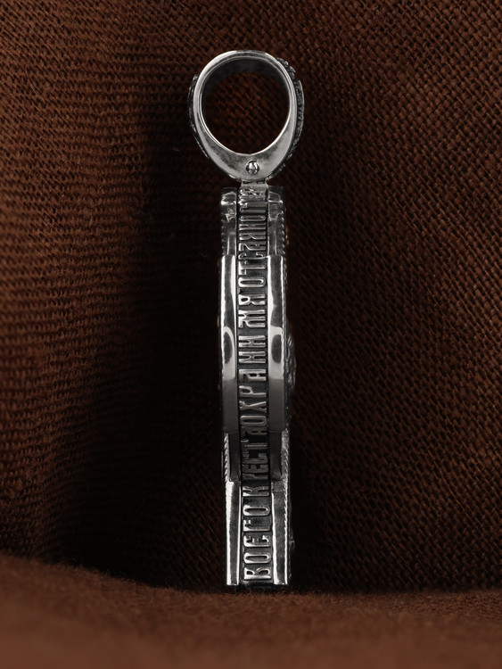 Крест из белого золота c эбеновым деревом