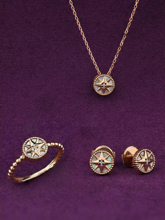 Колье из золота c бриллиантами и перламутром