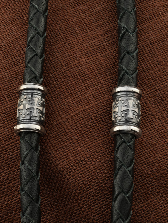 Шнурок кожаный из белого золота c кожаным шнурком