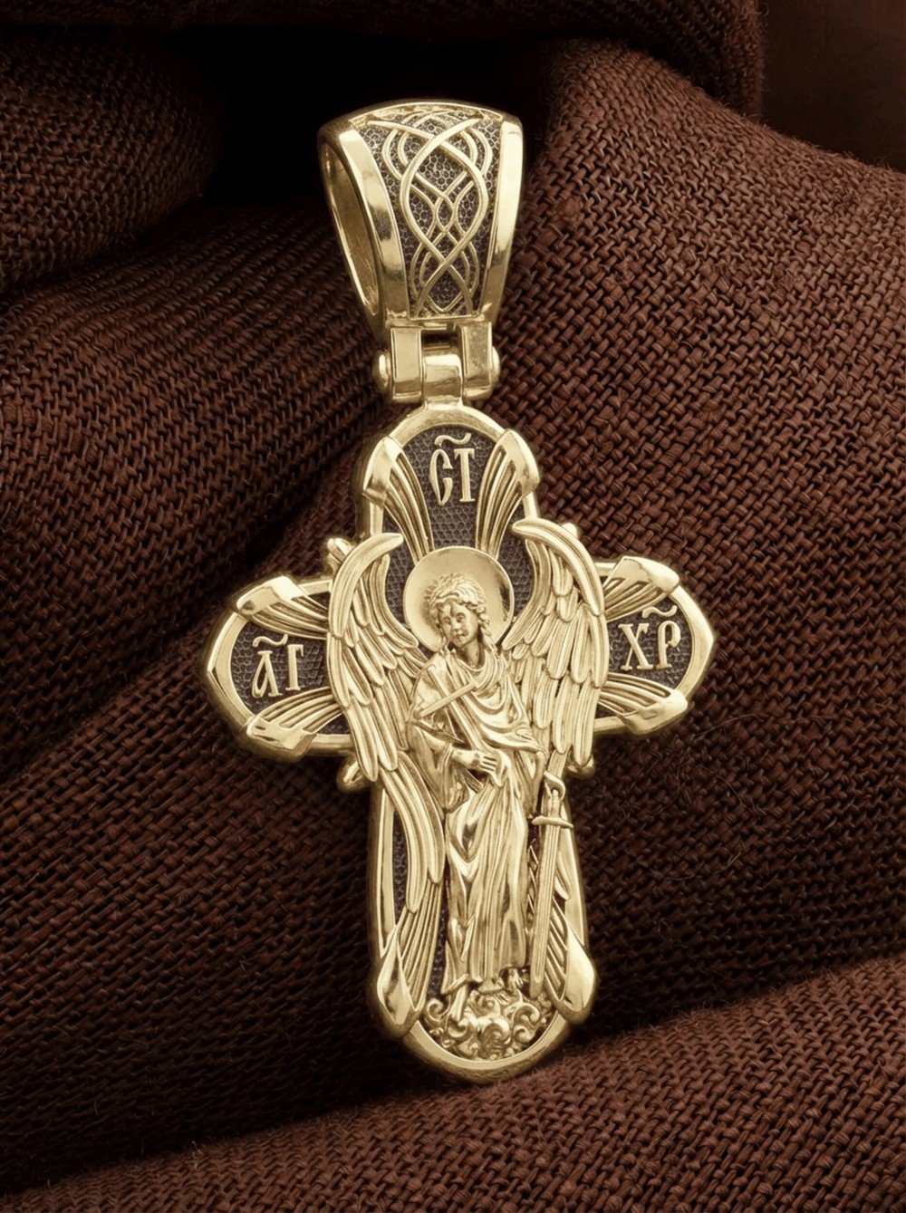 Крест из лимонного золота