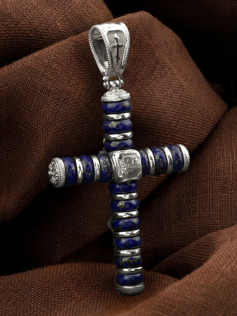 Крест из белого золота c лазуритом