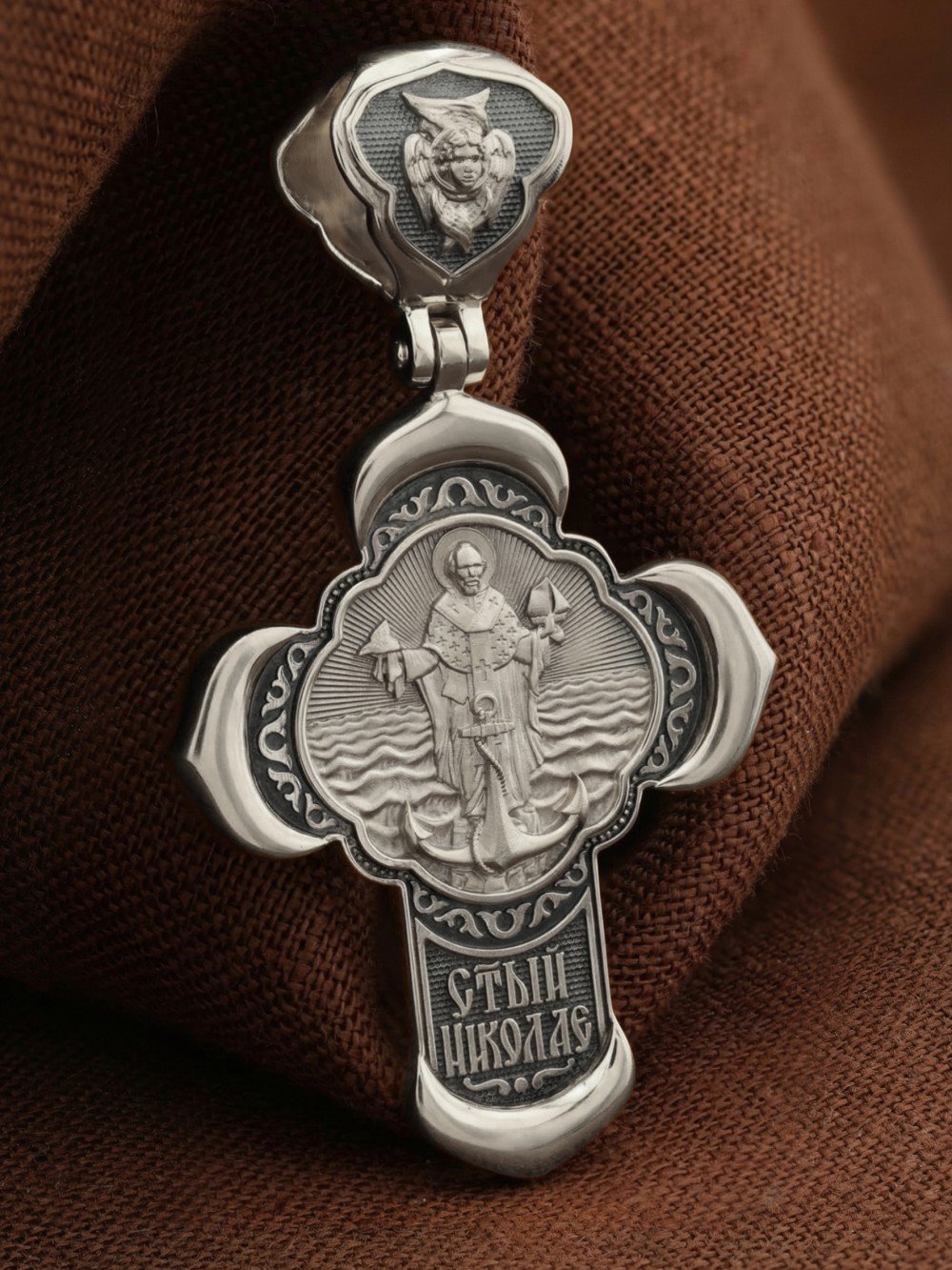 Крест из белого золота