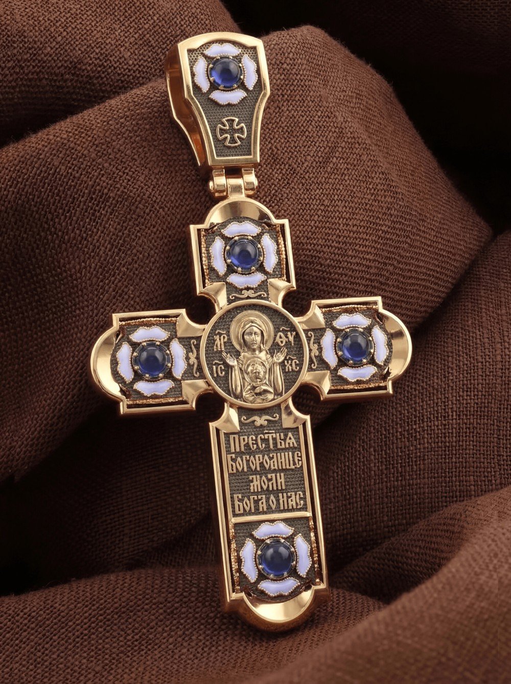 Крест из золота c эмалью и сапфиром