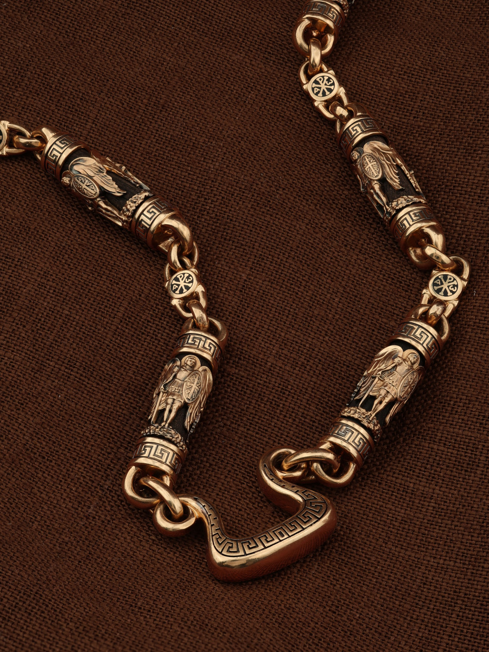 Цепь из золота c эмалью и эбеновым деревом