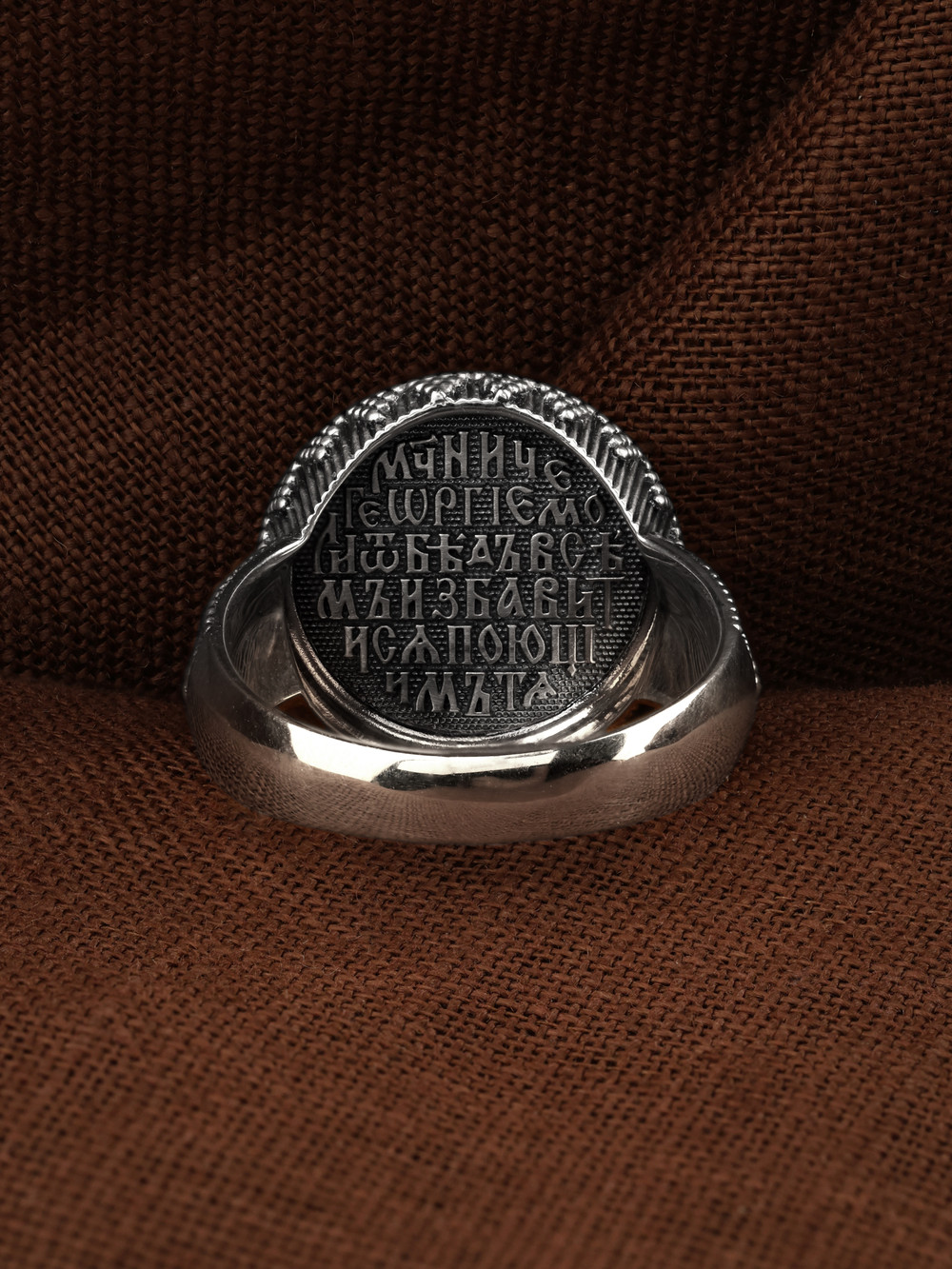 Кольцо из белого золота