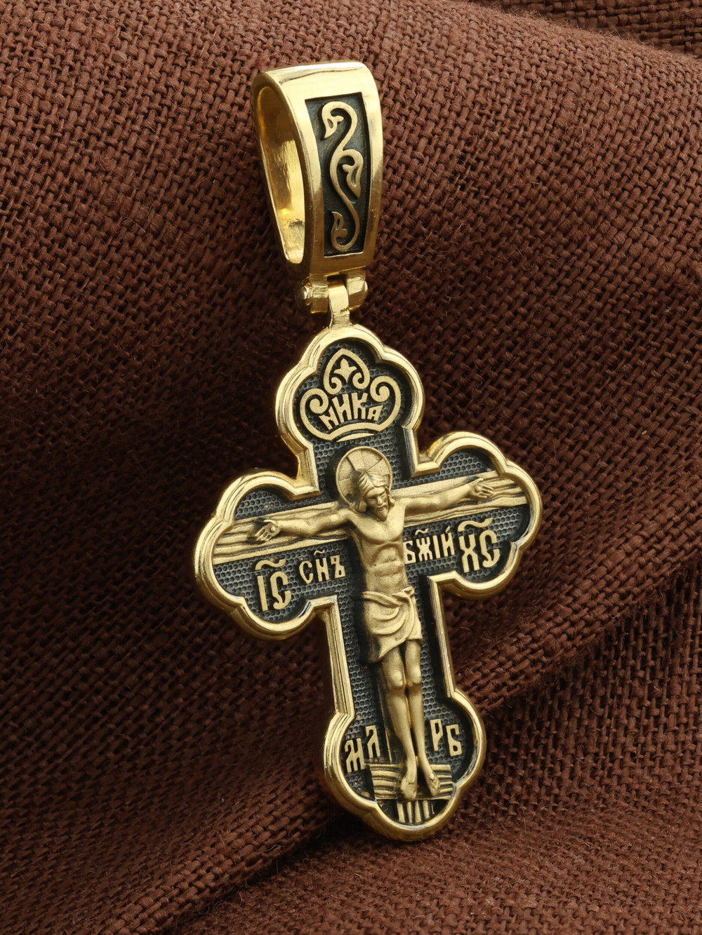 Крест из лимонного золота