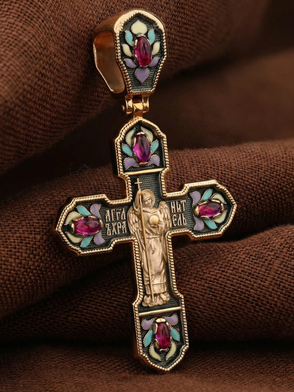 Крест из золота c эмалью и рубином
