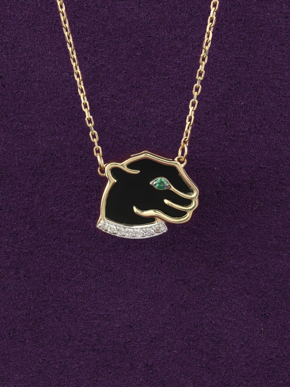 Колье из лимонного золота c бриллиантами, изумрудом и ониксом