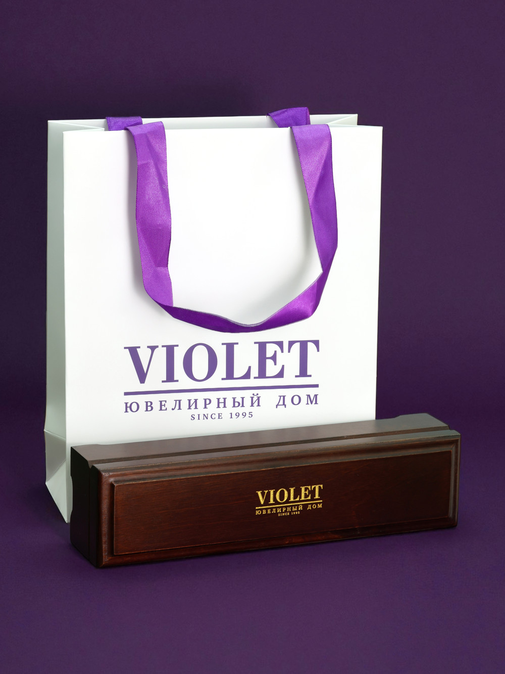 Браслет из золота c бриллиантами, малахитом и перламутром