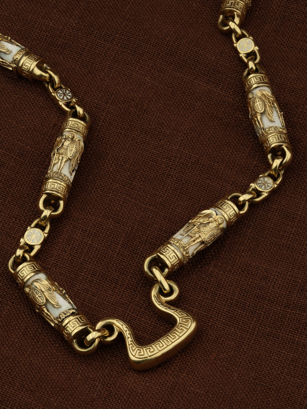 Цепь из лимонного золота c эмалью и бивнем мамонта