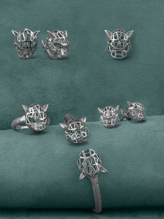 Кольцо из белого золота c изумрудом