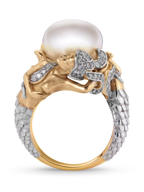 Кольцо из золота c бриллиантами и жемчугом