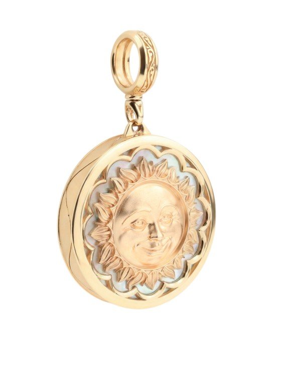 Подвеска из золота c ониксом и перламутром