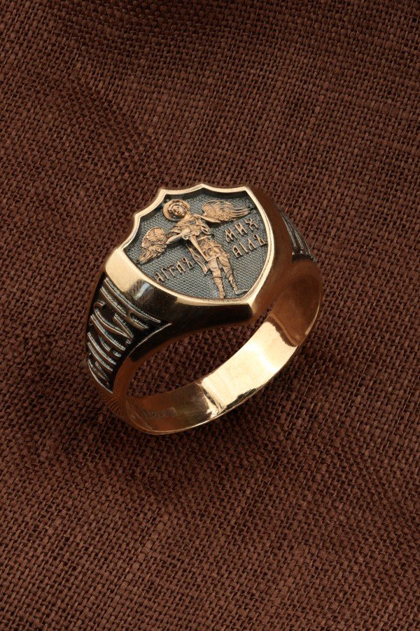 Кольцо из золота