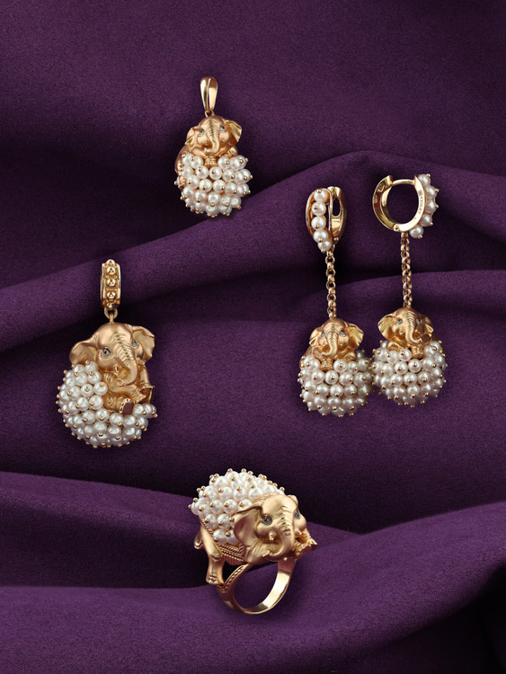 Серьги из золота c эмаль и жемчугом