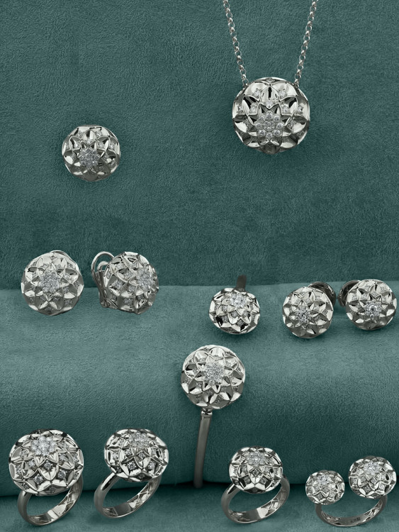 Серьги из белого золота c бриллиантами