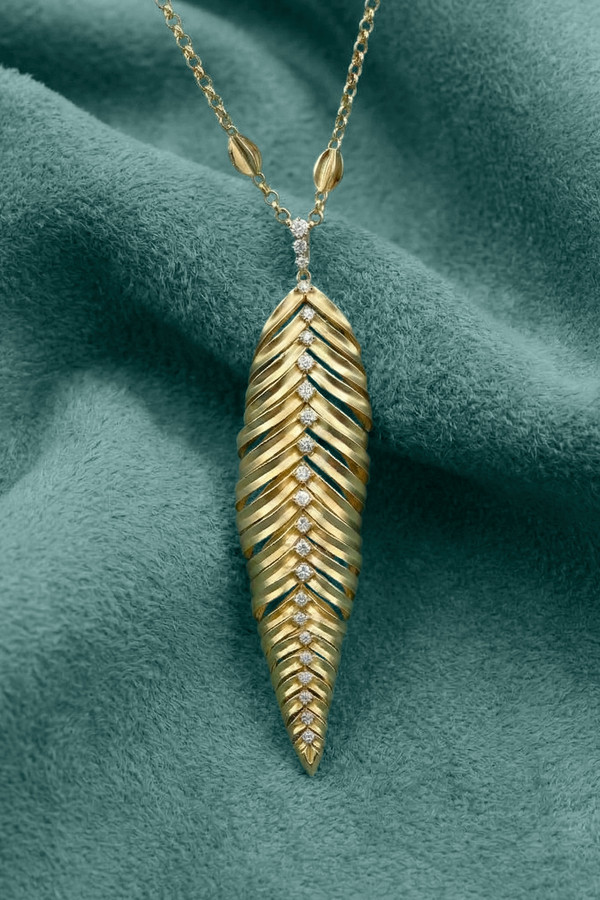 Колье из лимонного золота c бриллиантами