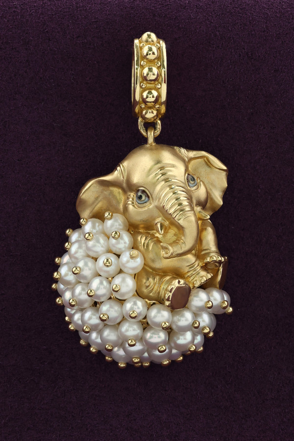 Подвеска из лимонного золота c эмаль и жемчугом