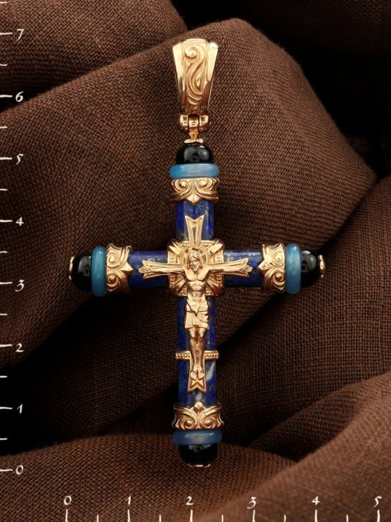 Крест из золота c ониксом, агатом и лазуритом