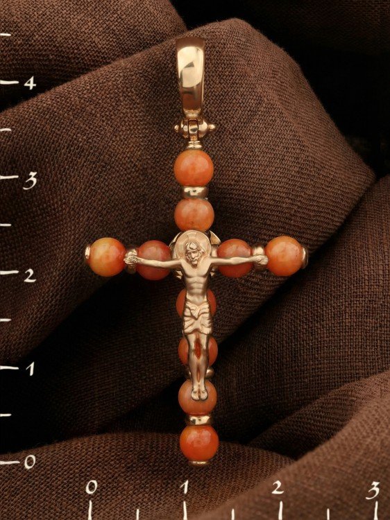 Крест из золота c кораллом