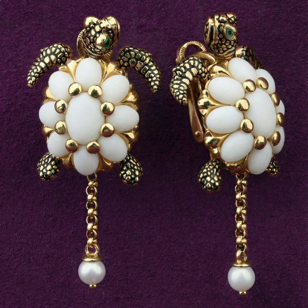 Серьги из лимонного золота c эмалью, жемчугом и бивнем мамонта