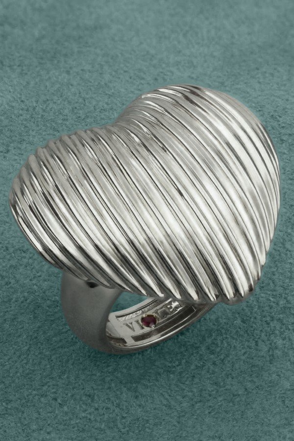 Кольцо из белого золота c рубином