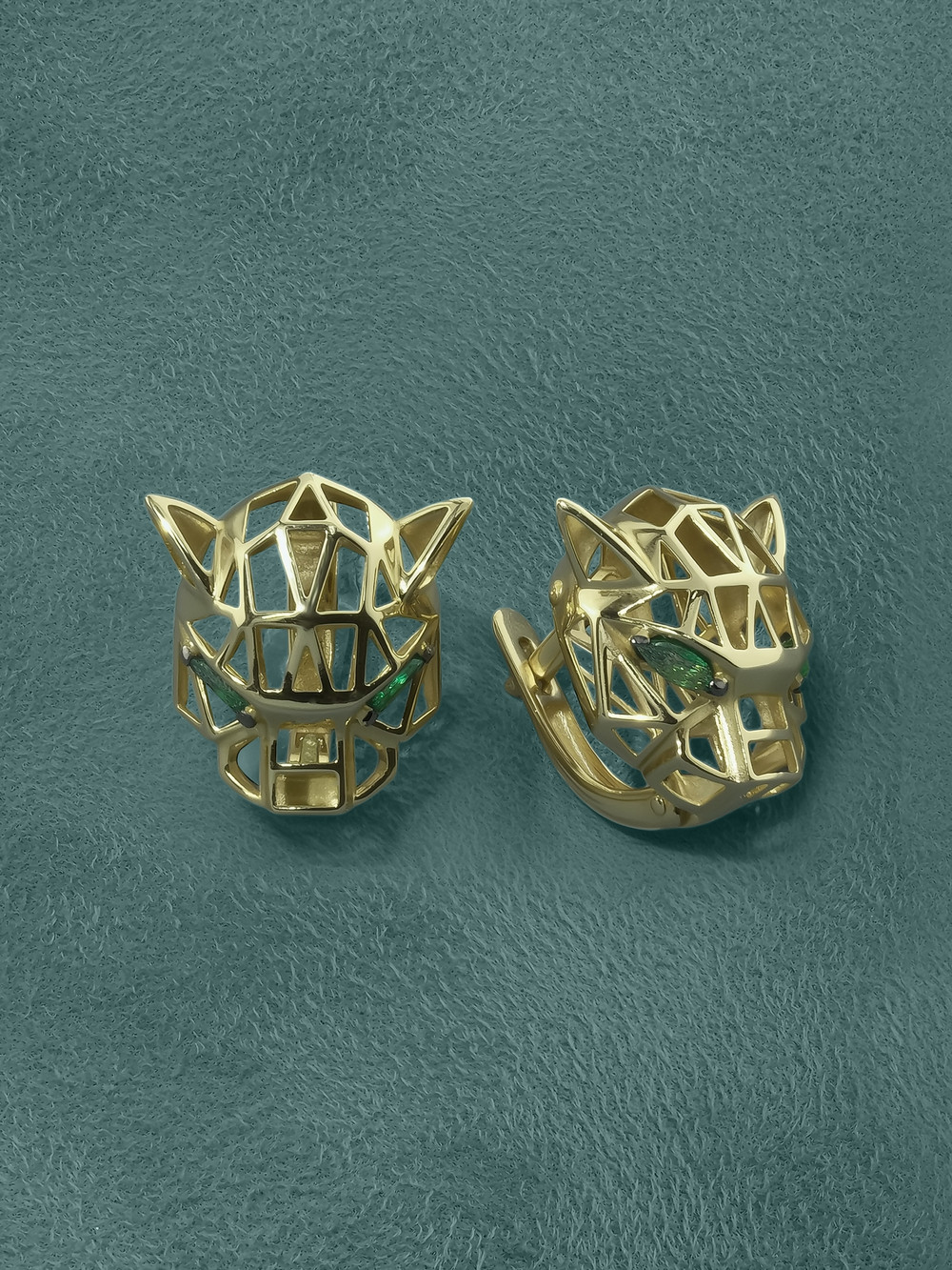 Серьги из лимонного золота c изумрудом