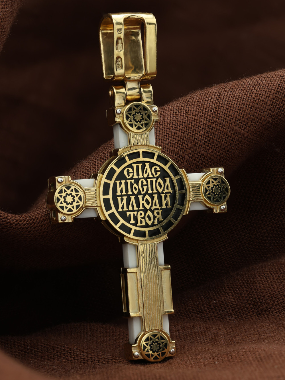 Крест из лимонного золота c эмалью и бивнем мамонта