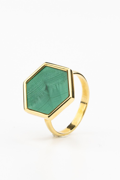 Кольцо из лимонного золота c малахитом