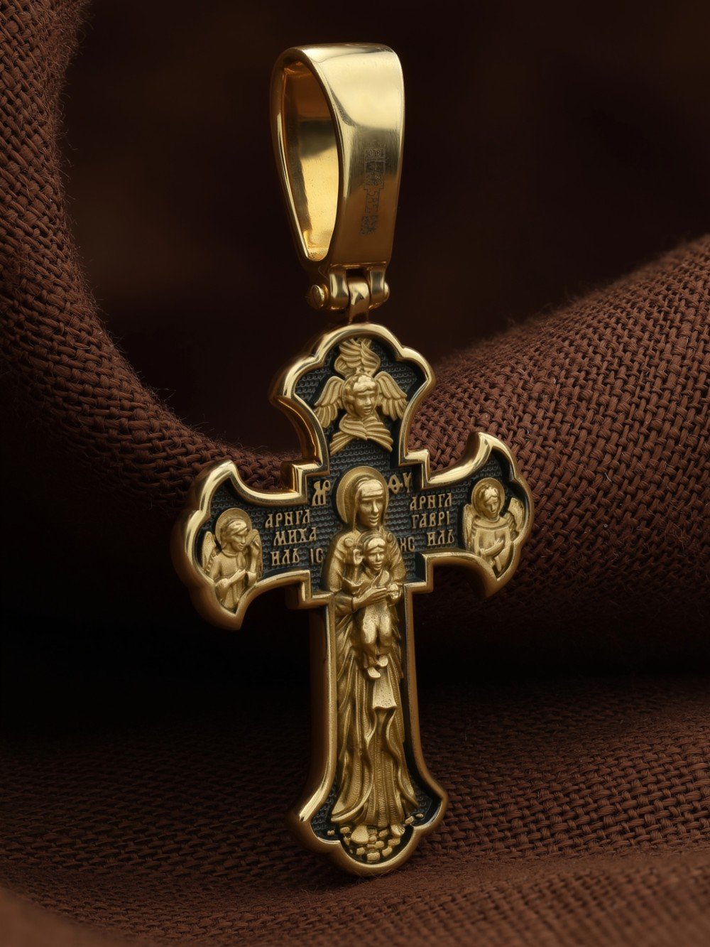 Крест из лимонного золота