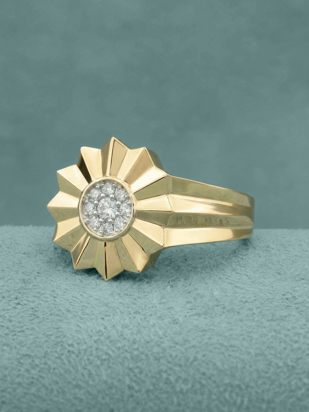 Кольцо из лимонного золота c бриллиантами