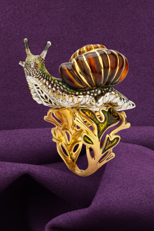 Кольцо из лимонного золота c эмаль