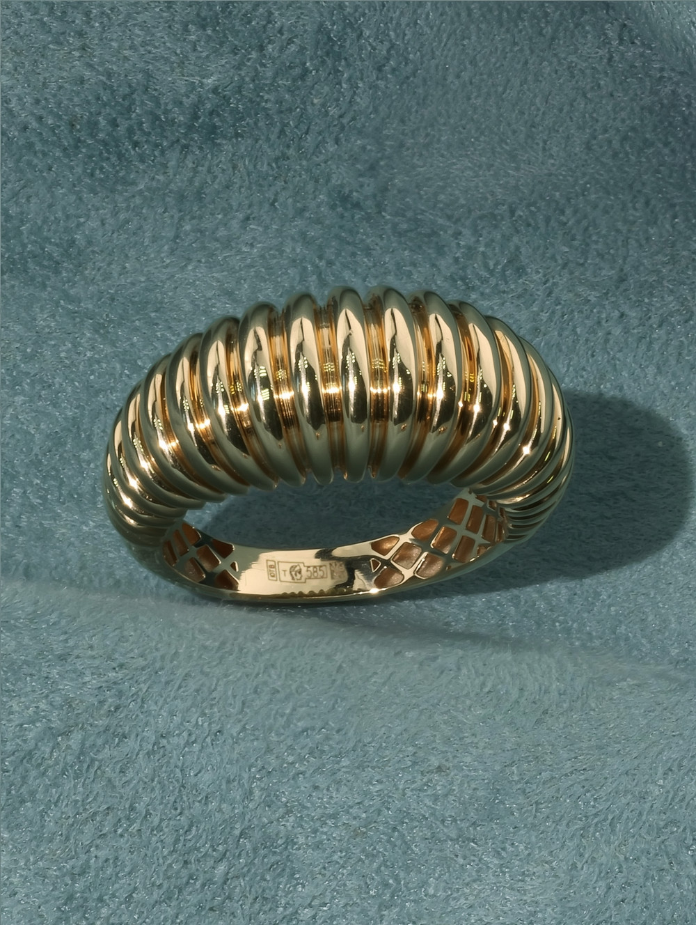 Кольцо из лимонного золота