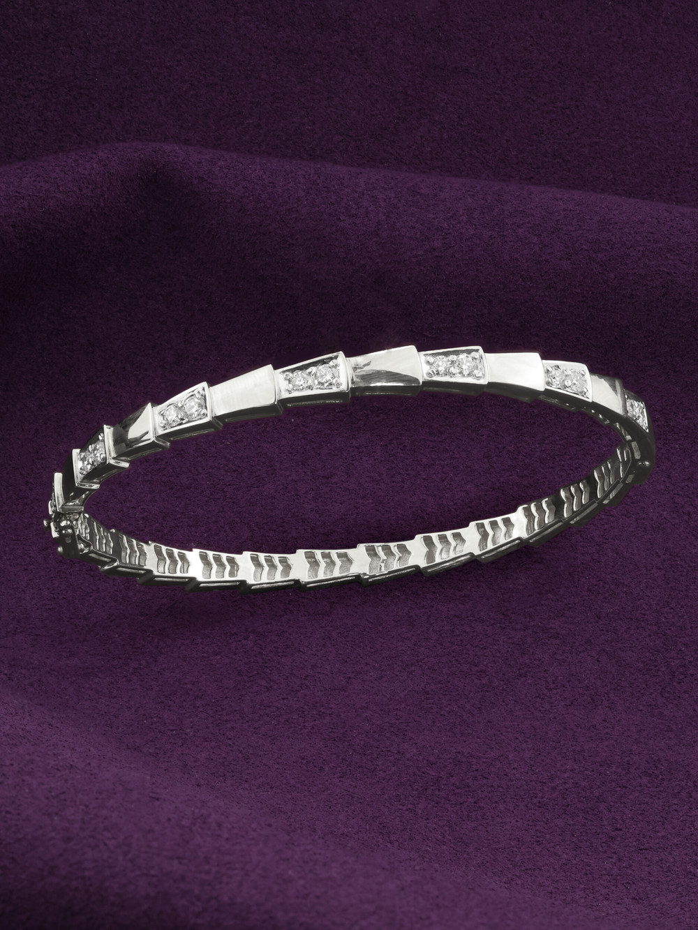 Браслет из белого золота c бриллиантами