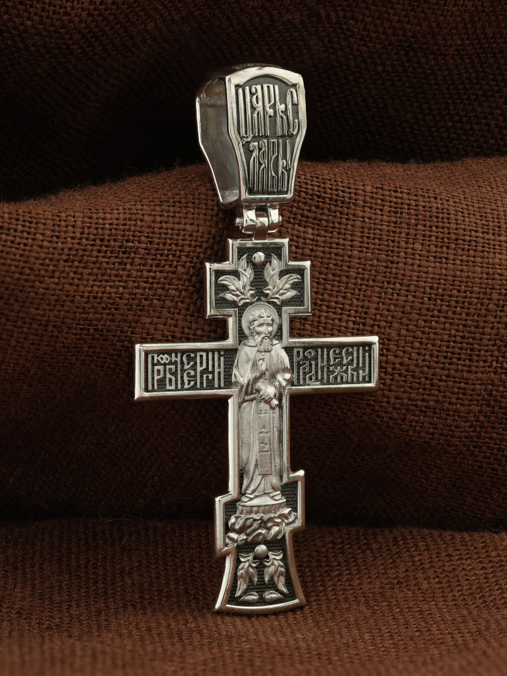 Крест из белого золота