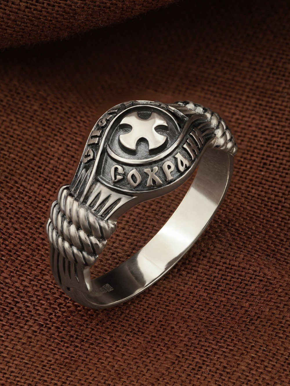 Кольцо из белого золота