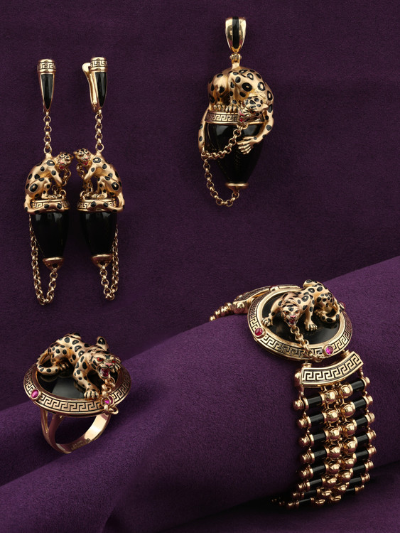 Браслет из золота c эмаль , ониксом и рубином