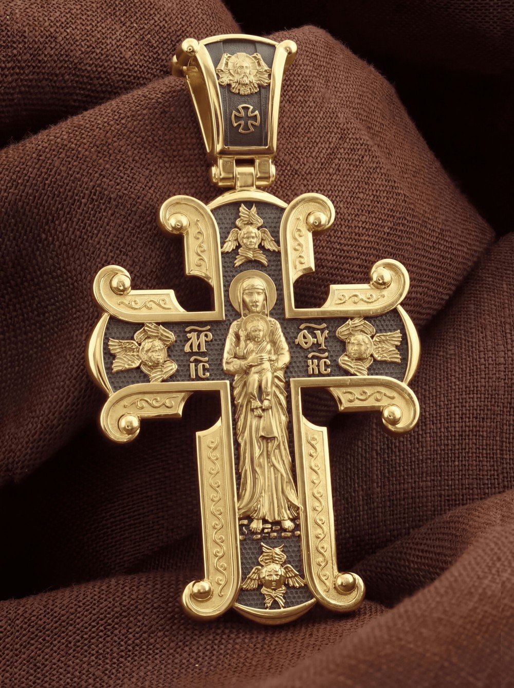 Крест из лимонного золота