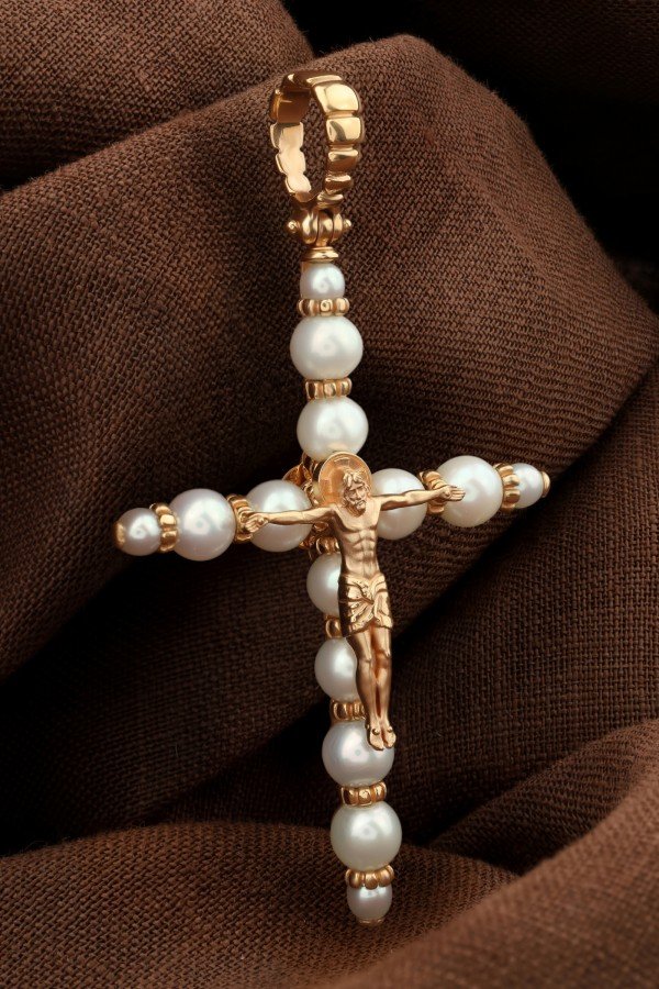 Крест из золота c жемчугом