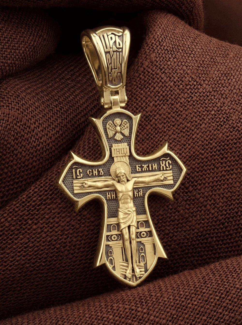 Крест из лимонного золота