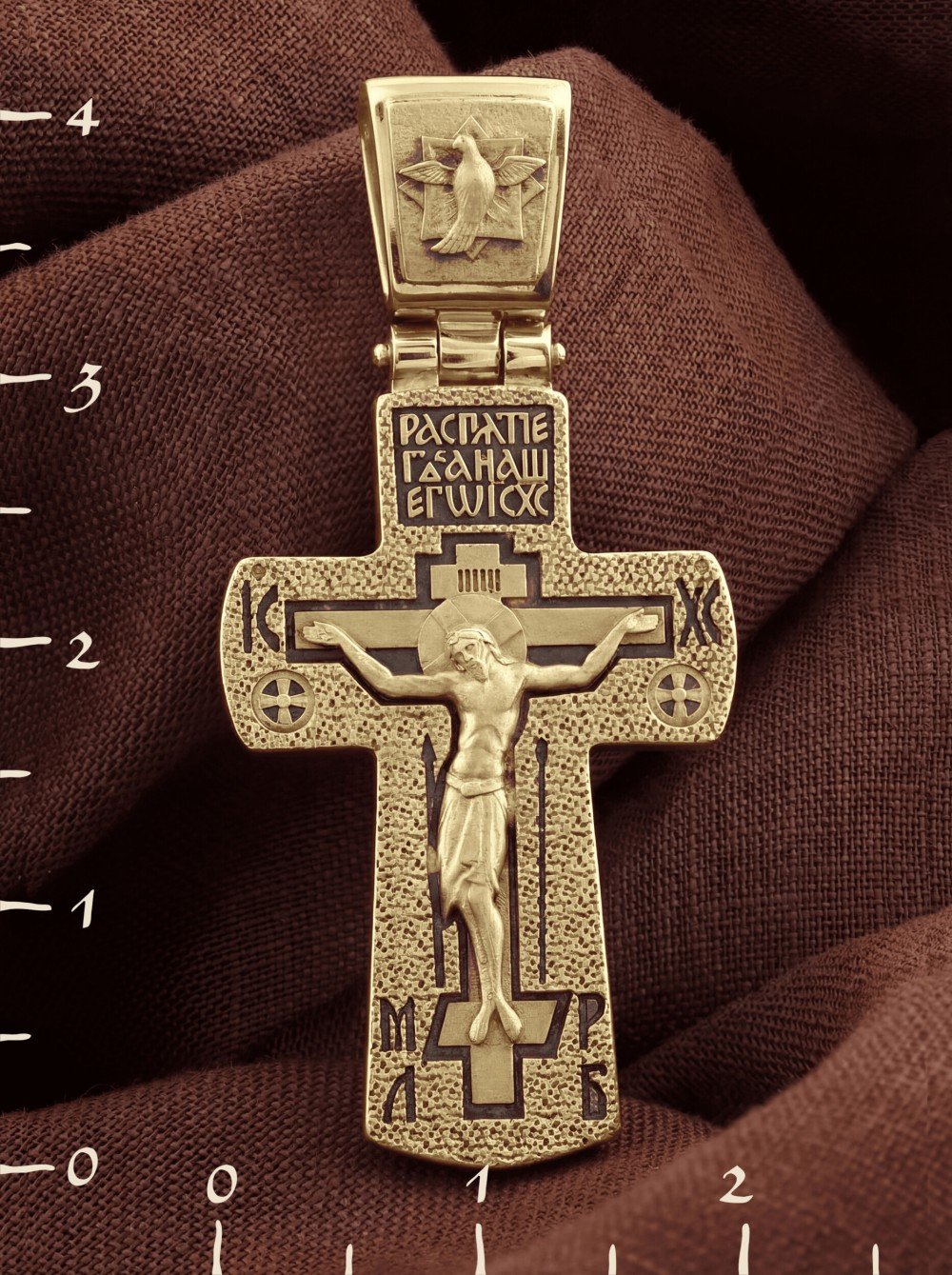 Крест из лимонного золота