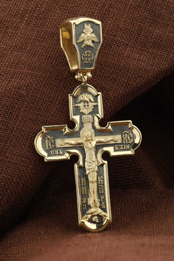 Крест из лимонного золота