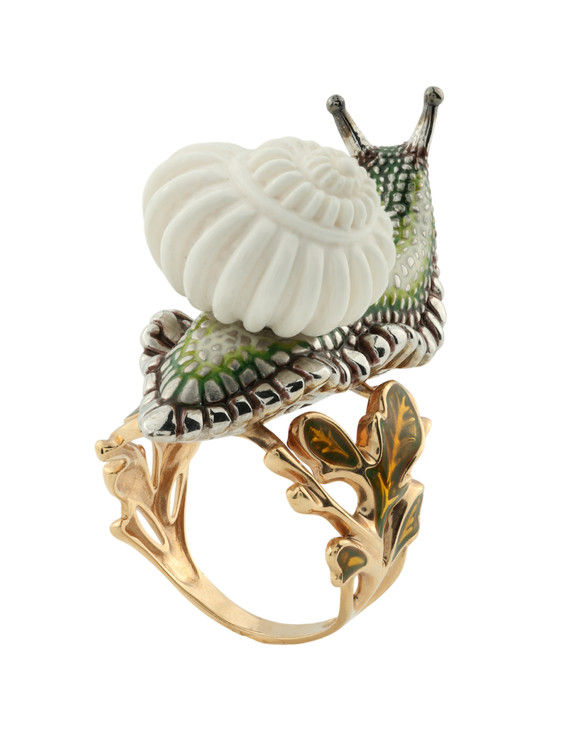 Кольцо из золота c эмалью и бивнем мамонта