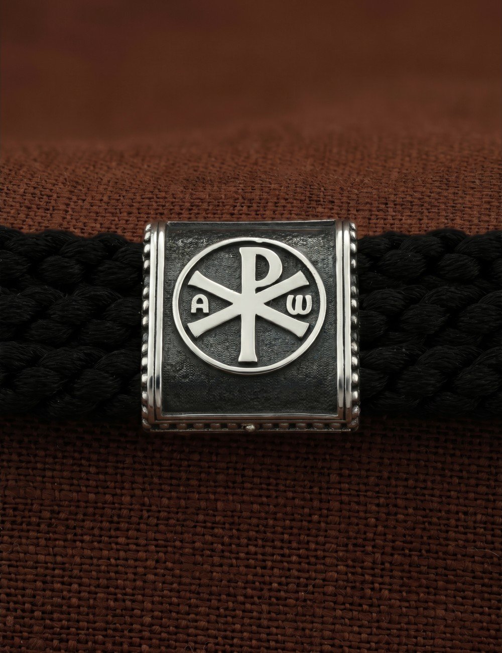 Браслет из серебра 960 пробы и золота 585 пробы c шёлковым шнурком