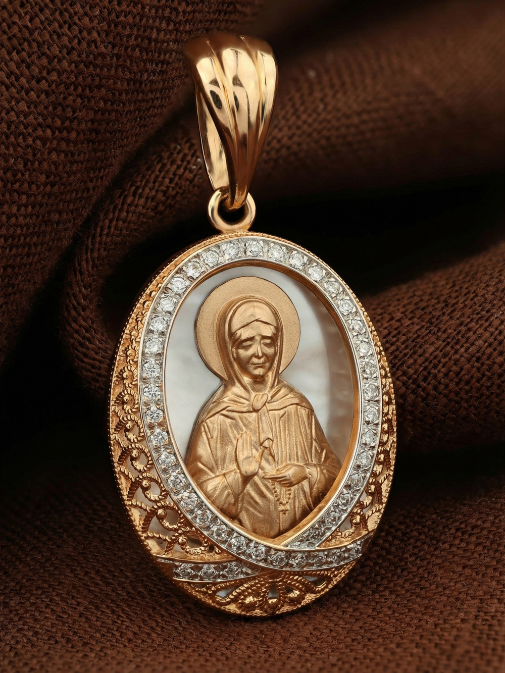 Образок из золота c бриллиантами и перламутром