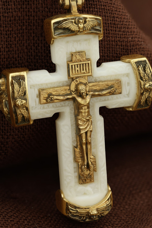 Крест из лимонного золота c бивнем мамонта