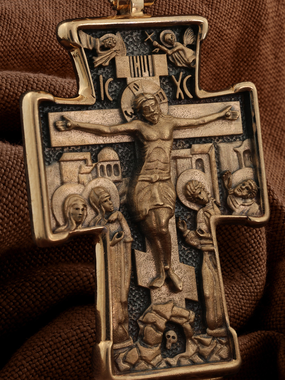 Крест из золота